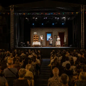 Escenario con una obra de tetro